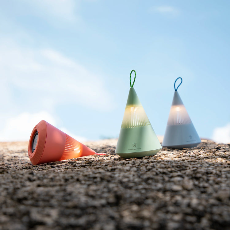 TreSound Q outdoor Bluetooth speaker Majestic Cloud Red for outdoor gatherings